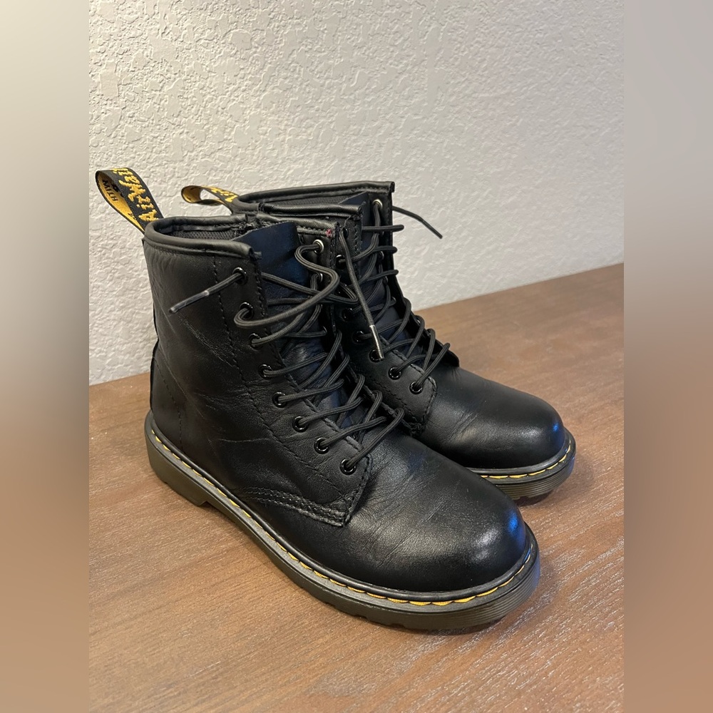 Dr. Martens Black Leather Boots JUNIOR 1460 SOFTY T LEATHER LACE UP BOOTS size 4